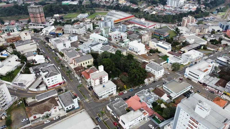Uma joia verde em meio a cidade | 1.350 m² em localização privilegiada — foto 4