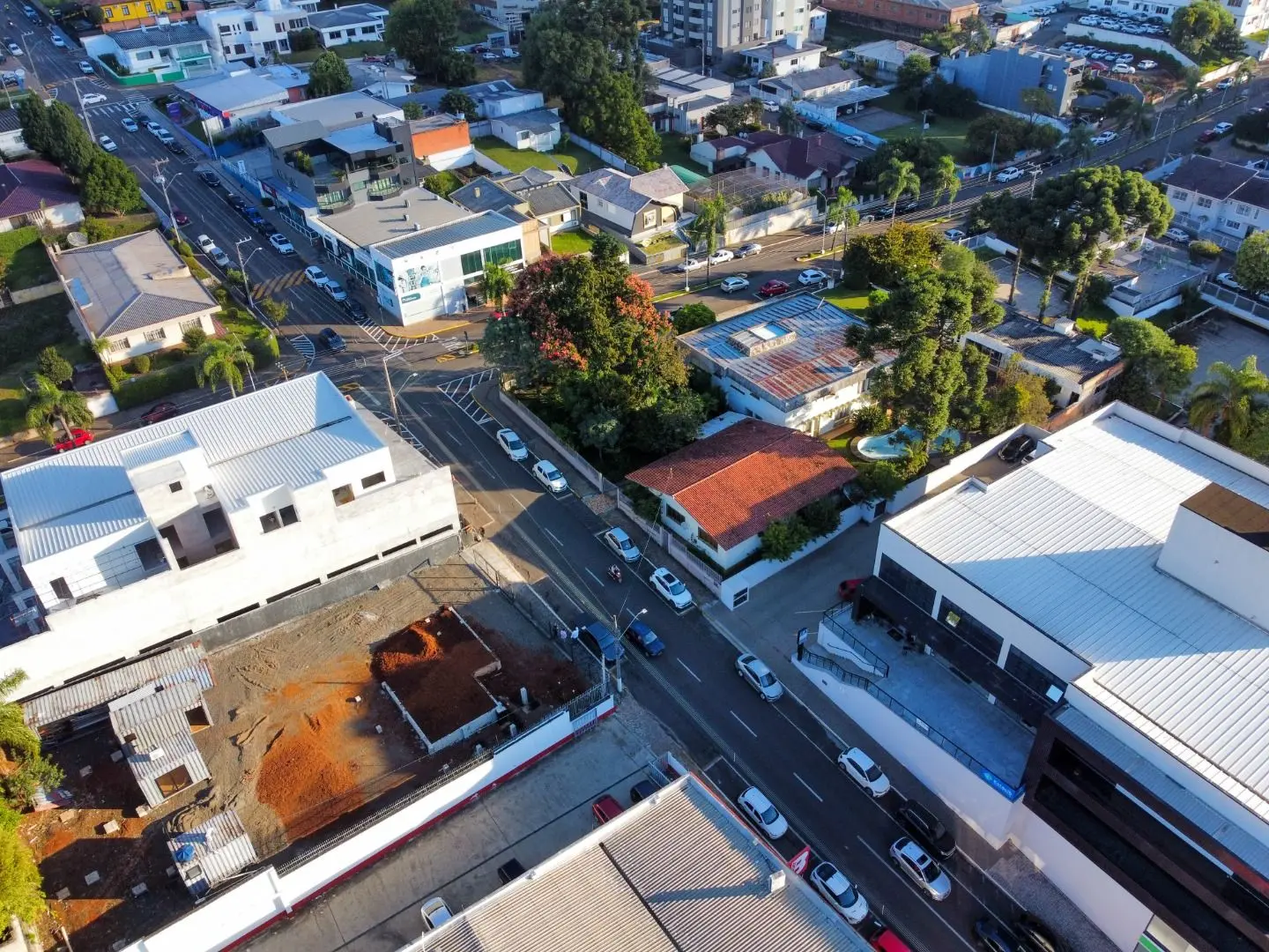 Terreno de esquina no centro de Caçador - localização estratégica e alto potencial construtivo — foto 1