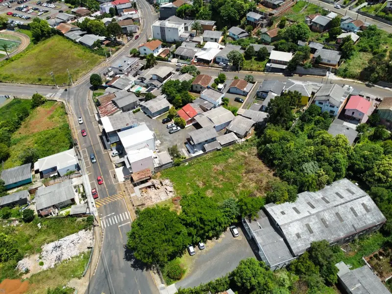 Área estratégica com 5.800 m² em região de alto fluxo – ideal para incorporação comercial e residencial — foto 2