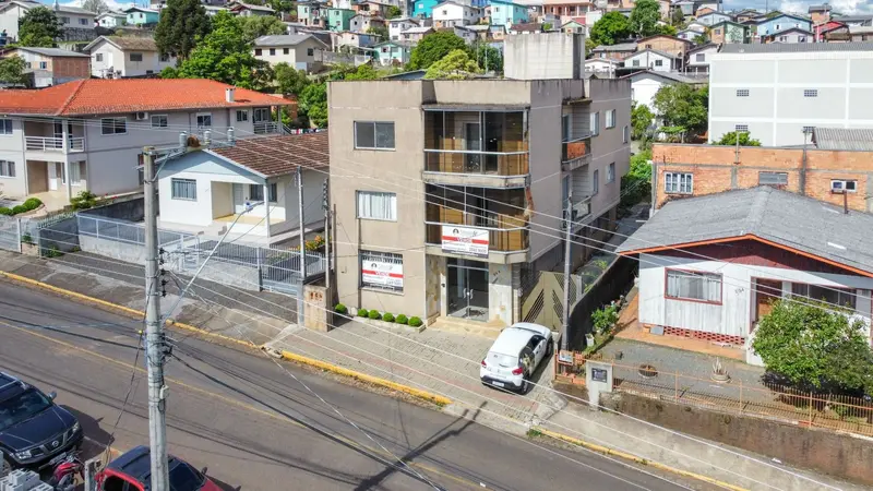 PRÉDIO - 3 aptos e 1 sala comercial - Esse imóvel é uma previdência privada. — foto 3