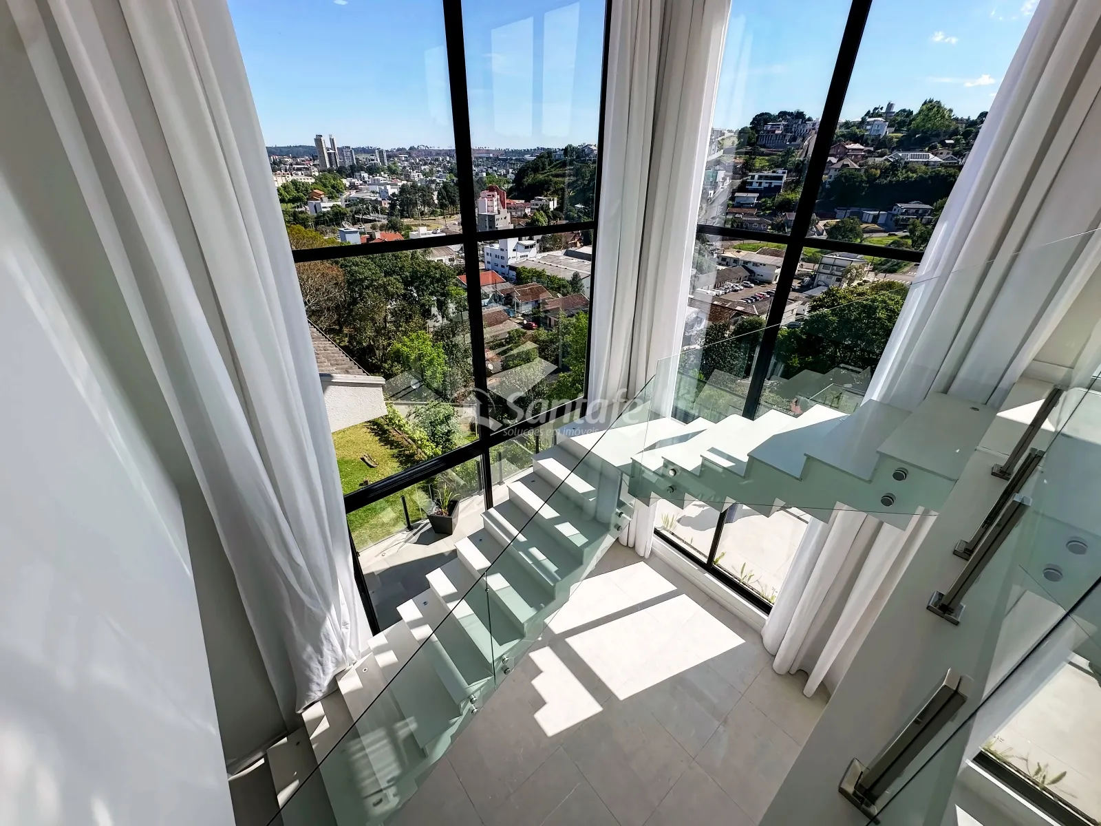 Casa alto padrão com piscina aquecida e vista panorâmica - Bairro Santa Catarina — foto 1