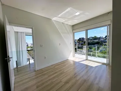 Casa alto padrão com piscina aquecida e vista panorâmica - Bairro Santa Catarina — foto 4